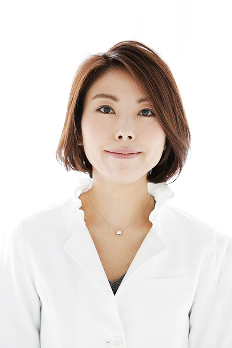 足立真由美